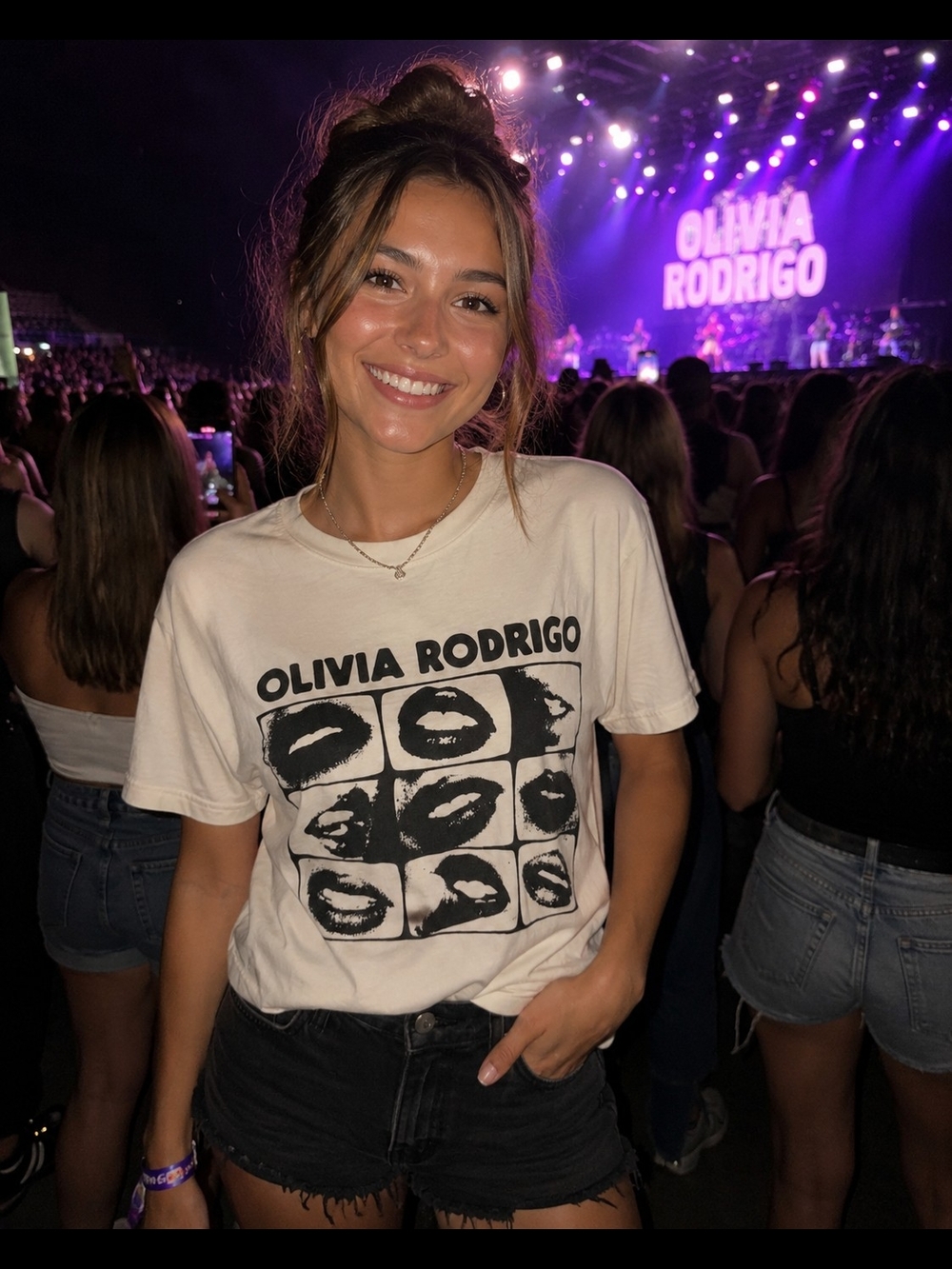 Olivia Rodrigo Graphic Short Sleeve Tee in Cream. NWOT. Ladies XS